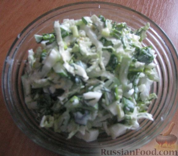 Зелёный салат с черемшой